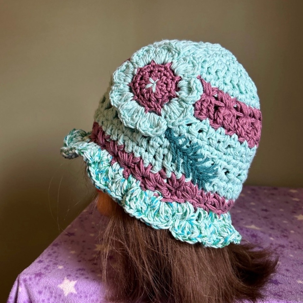 Crochet cotton Light mint and Mauve Flower Cloche Hat medium
